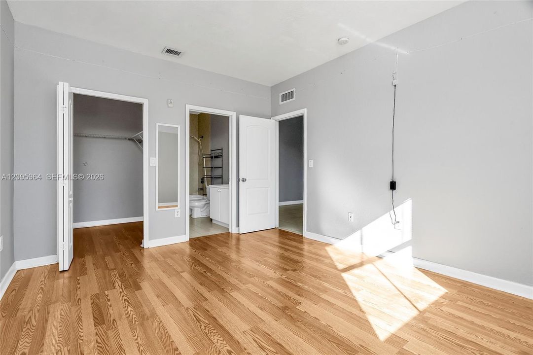 For Rent: $1,700 (3 beds, 2 baths, 1182 Square Feet)