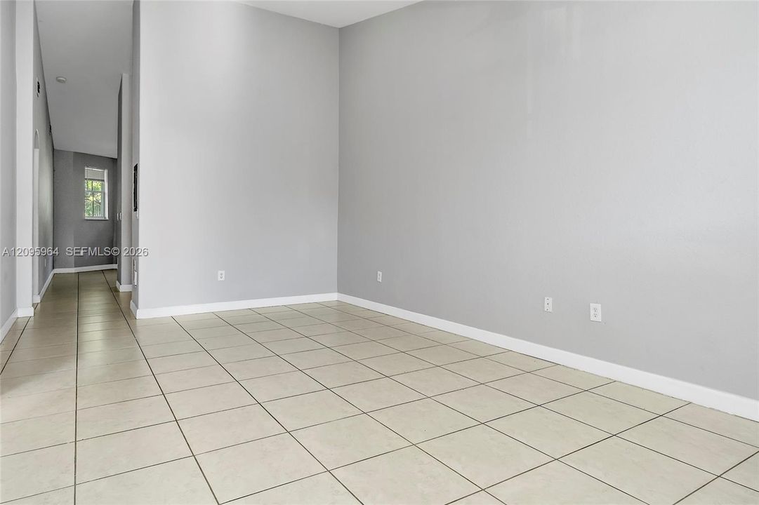 For Rent: $1,700 (3 beds, 2 baths, 1182 Square Feet)