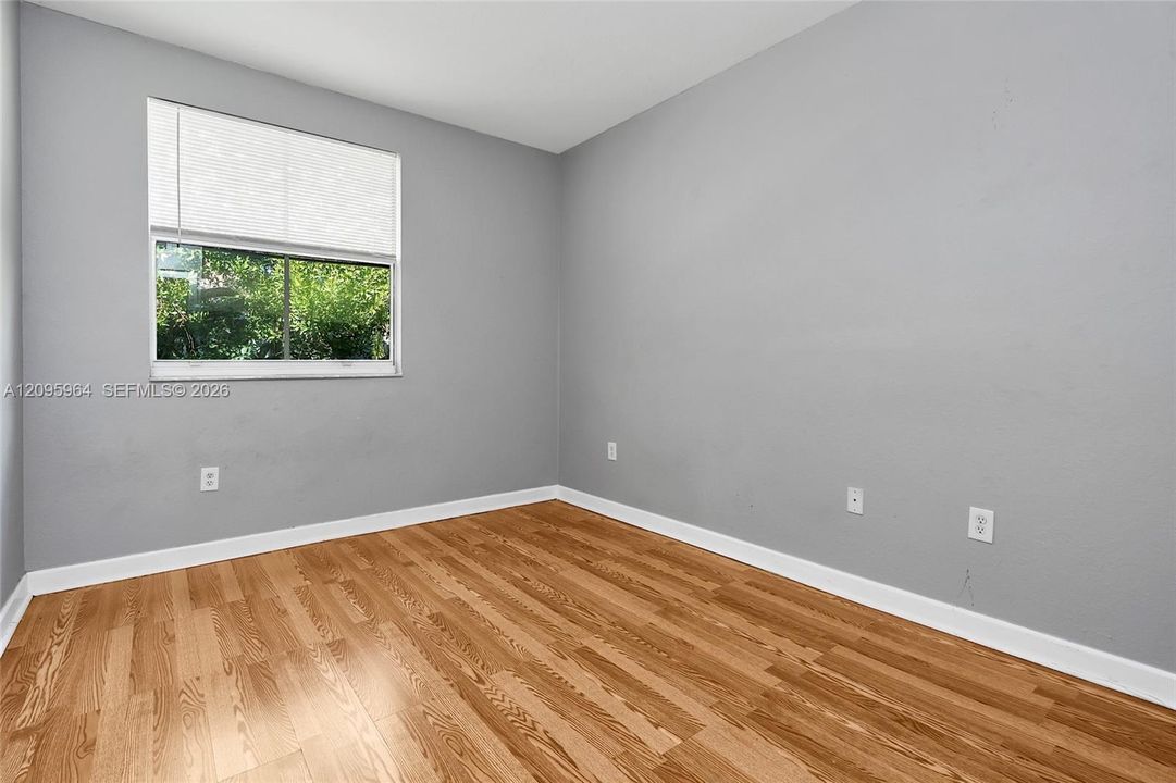 For Rent: $1,700 (3 beds, 2 baths, 1182 Square Feet)