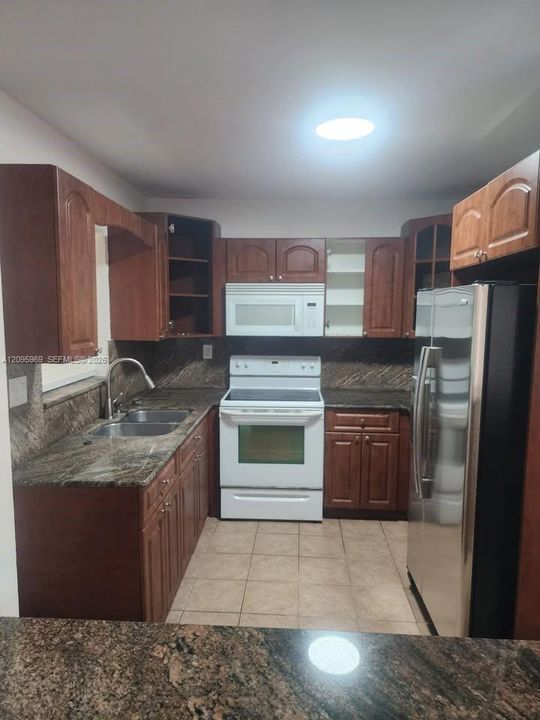 En Renta: $2,750 (3 camas, 2 baños, 1417 Pies cuadrados)
