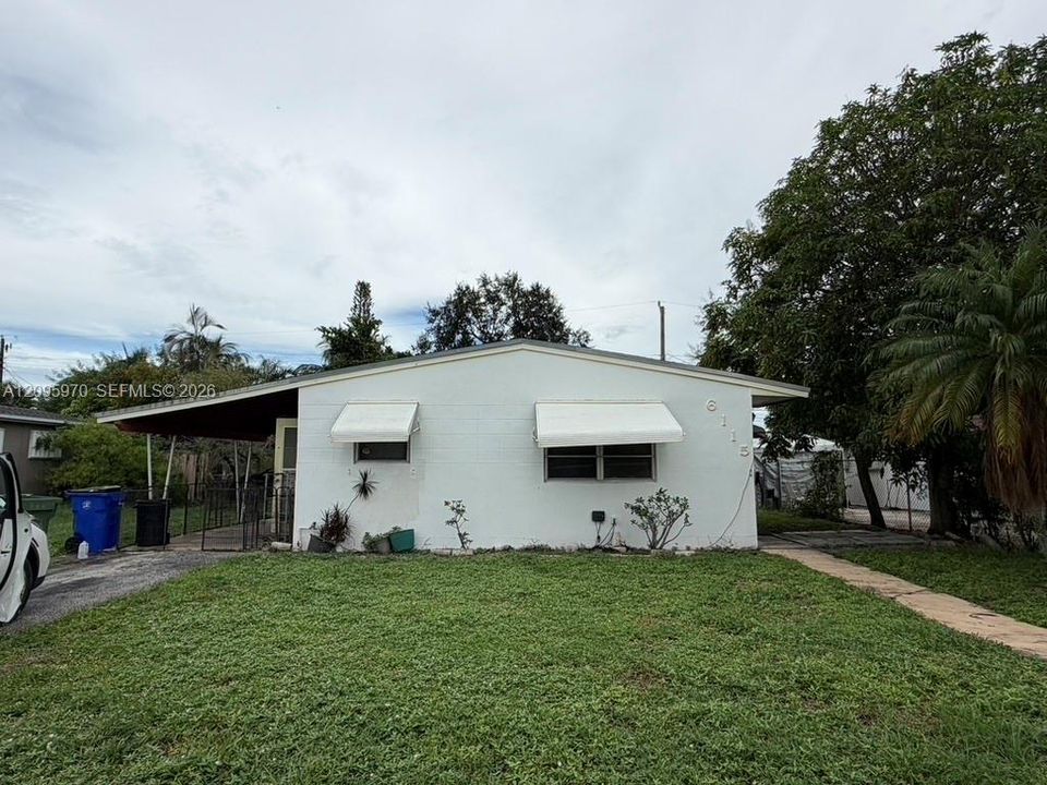 For Sale: $274,000 (3 beds, 1 baths, 875 Square Feet)