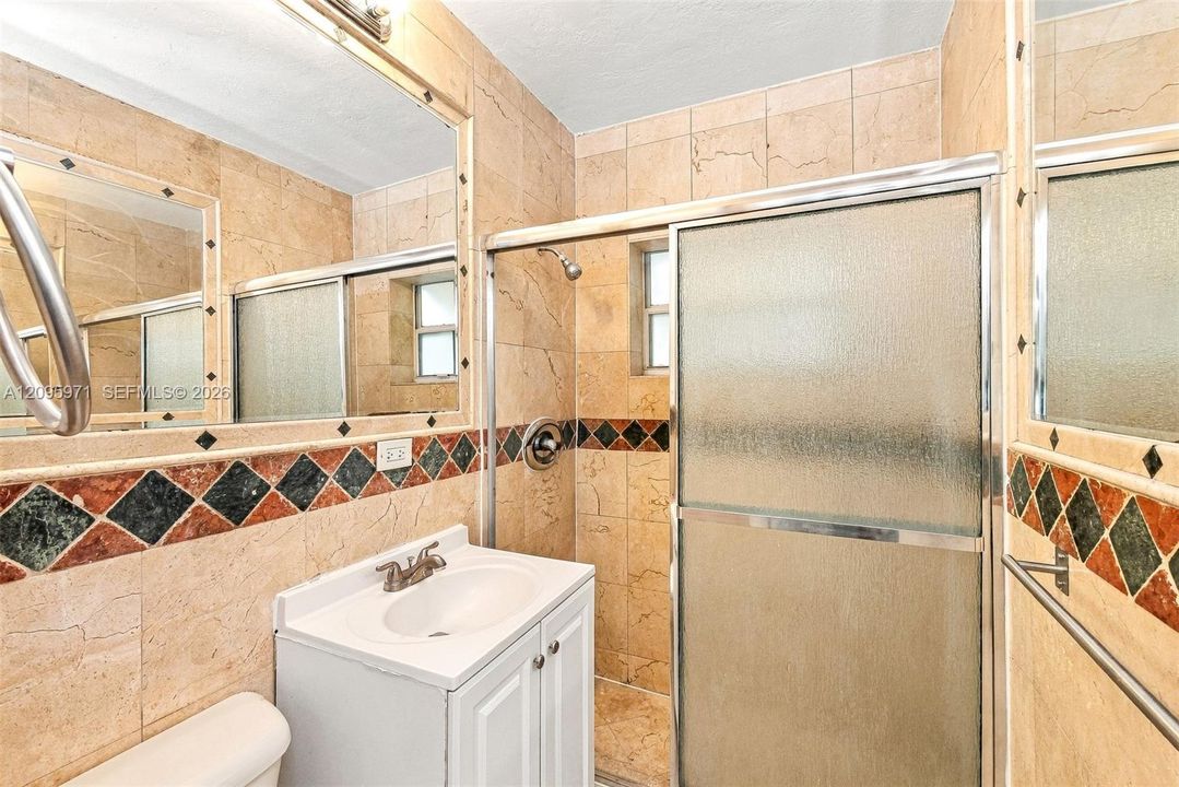 For Rent: $2,860 (4 beds, 2 baths, 1360 Square Feet)