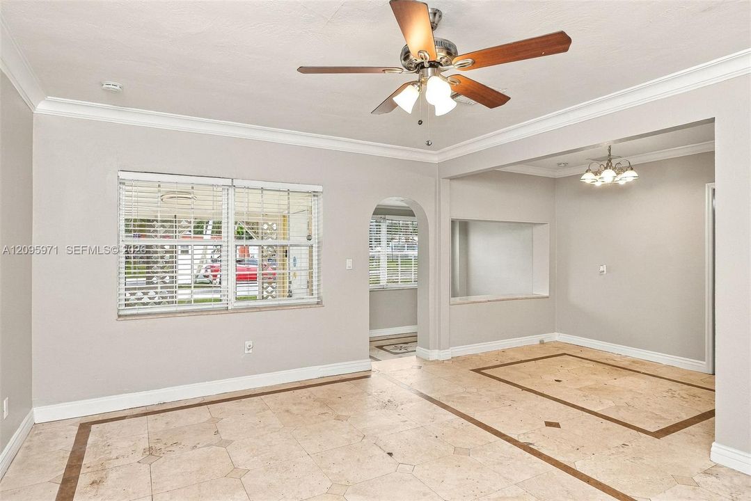 For Rent: $2,860 (4 beds, 2 baths, 1360 Square Feet)