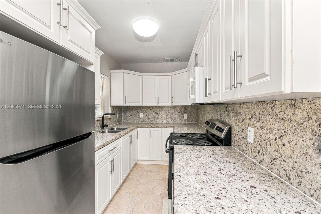 For Rent: $2,860 (4 beds, 2 baths, 1360 Square Feet)