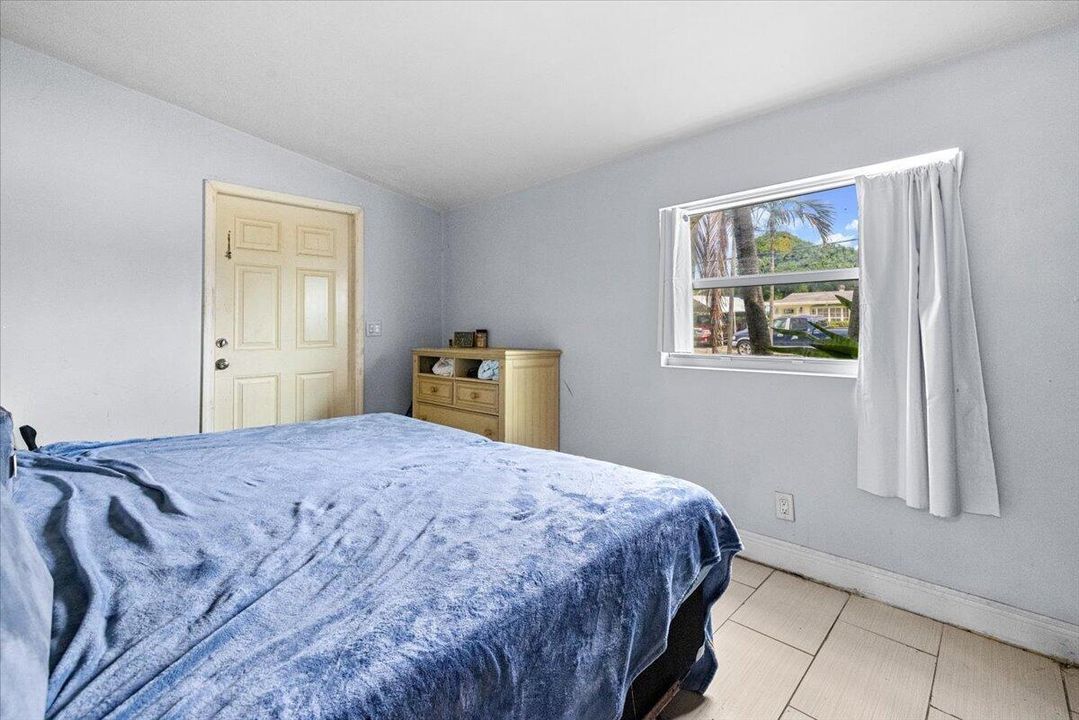 14-1412 Sw 3rd A-2981