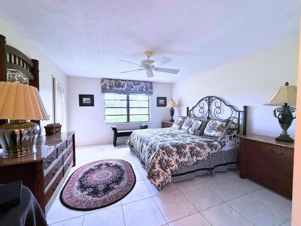 8410 Casa Del Lago E 20