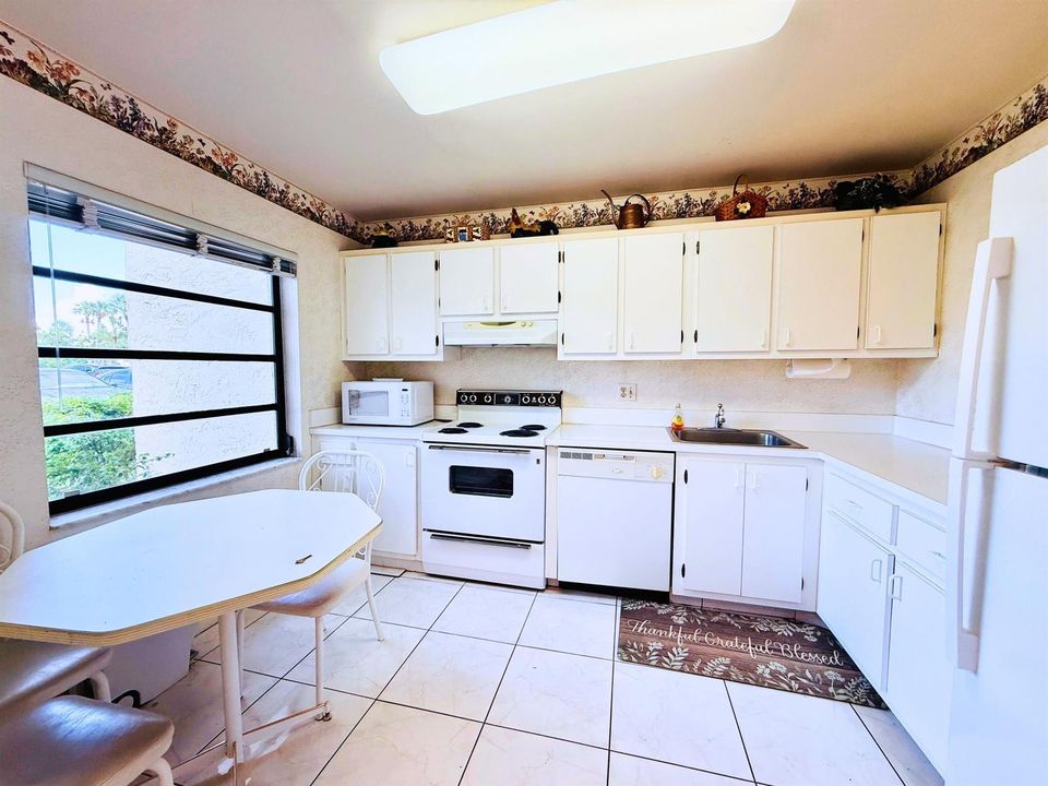8410 Casa Del Lago E 22