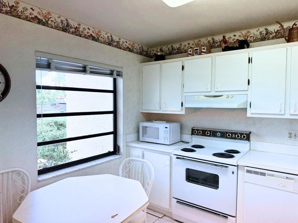 8410 Casa Del Lago E 27