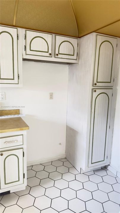 En Venta: $200,000 (2 camas, 2 baños, 1170 Pies cuadrados)