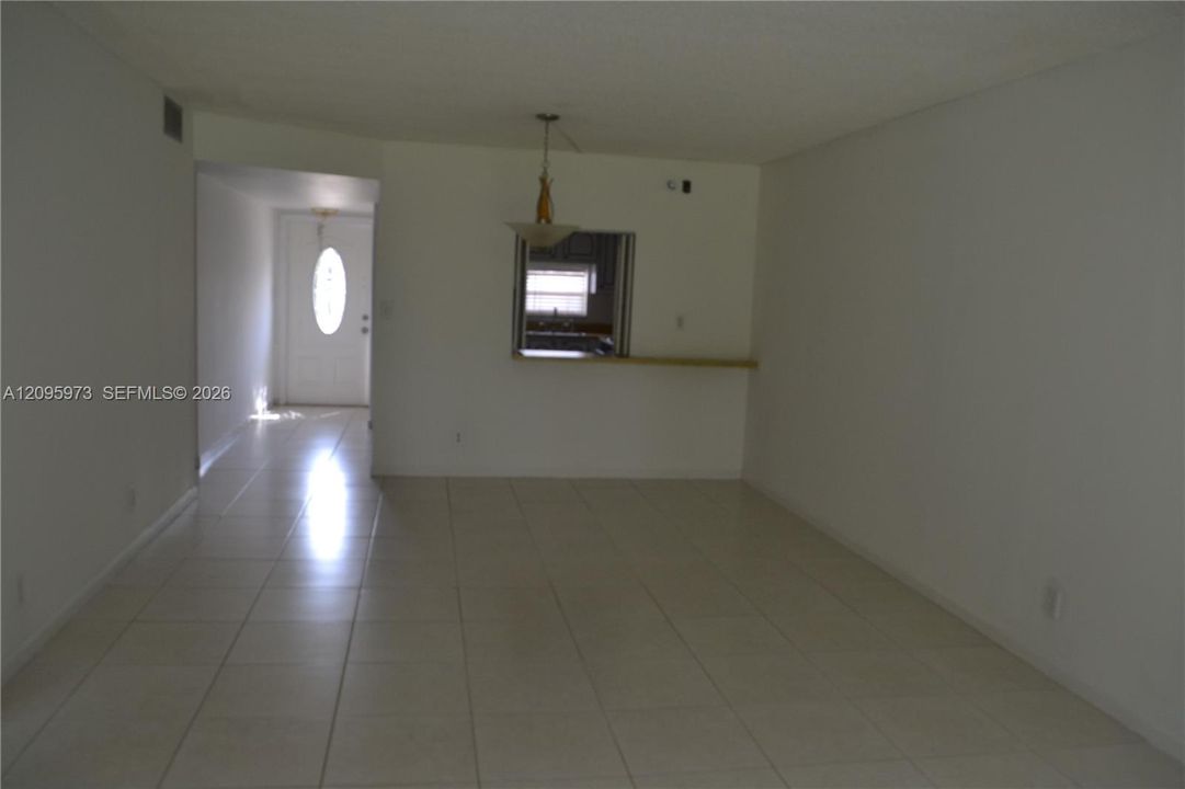 En Venta: $200,000 (2 camas, 2 baños, 1170 Pies cuadrados)