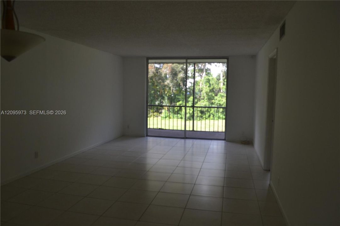 En Venta: $200,000 (2 camas, 2 baños, 1170 Pies cuadrados)