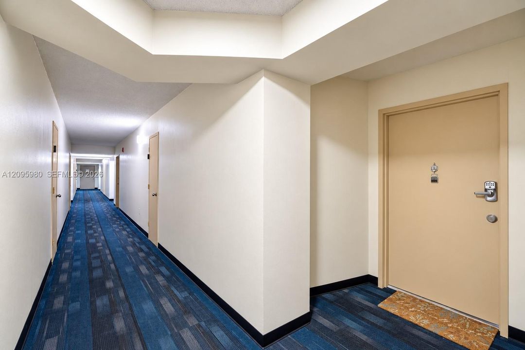 For Sale: $215,000 (2 beds, 2 baths, 1140 Square Feet)