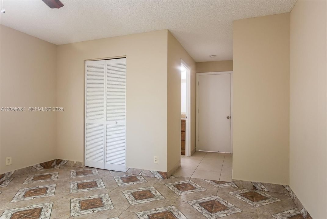 В аренду: $2,275 (3 спален, 2 ванн, 1418 Квадратных фут)