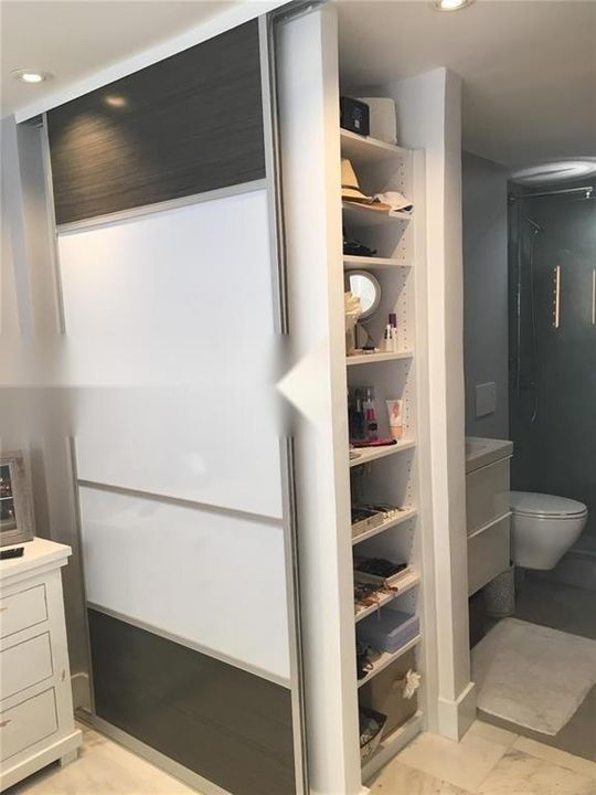 09_closet_bath