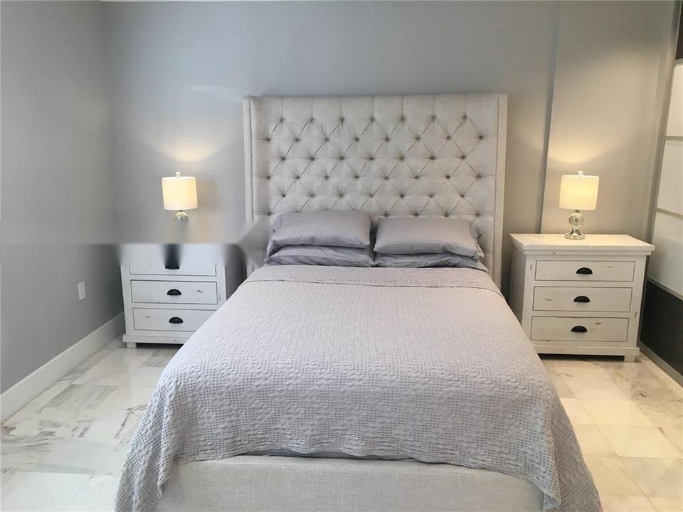 04_primary_bedroom