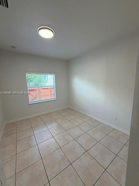 En Venta: $310,000 (3 camas, 2 baños, 1160 Pies cuadrados)