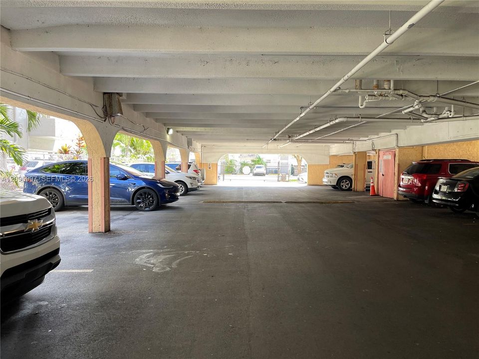 待售: $249,999 (2 贝兹, 2 浴室, 930 平方英尺)