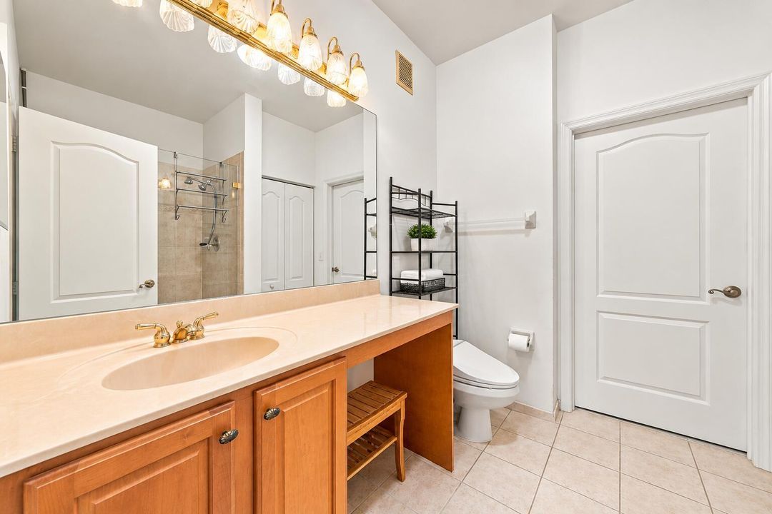 BATHROOM (3)