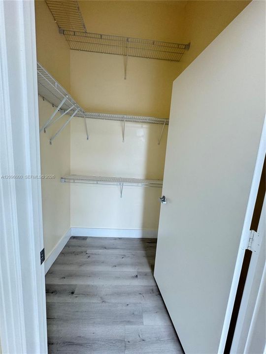 В аренду: $2,600 (1 спален, 1 ванн, 820 Квадратных фут)