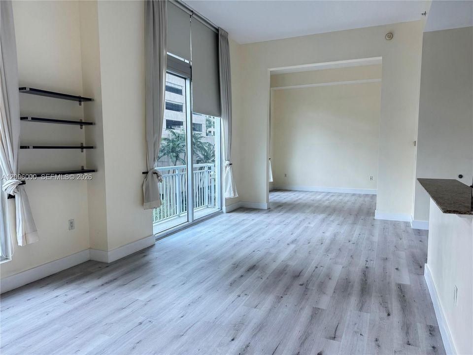 В аренду: $2,600 (1 спален, 1 ванн, 820 Квадратных фут)