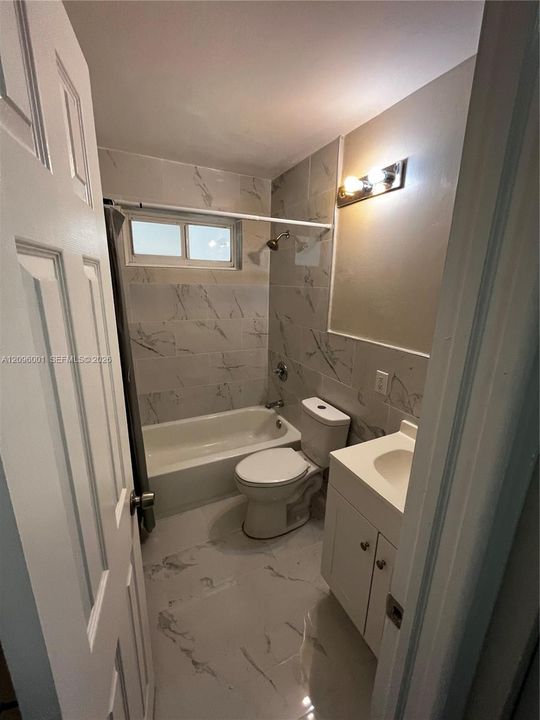 For Rent: $2,650 (3 beds, 1 baths, 800 Square Feet)
