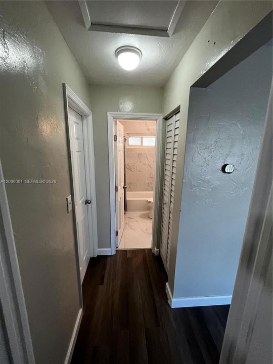 For Rent: $2,650 (3 beds, 1 baths, 800 Square Feet)