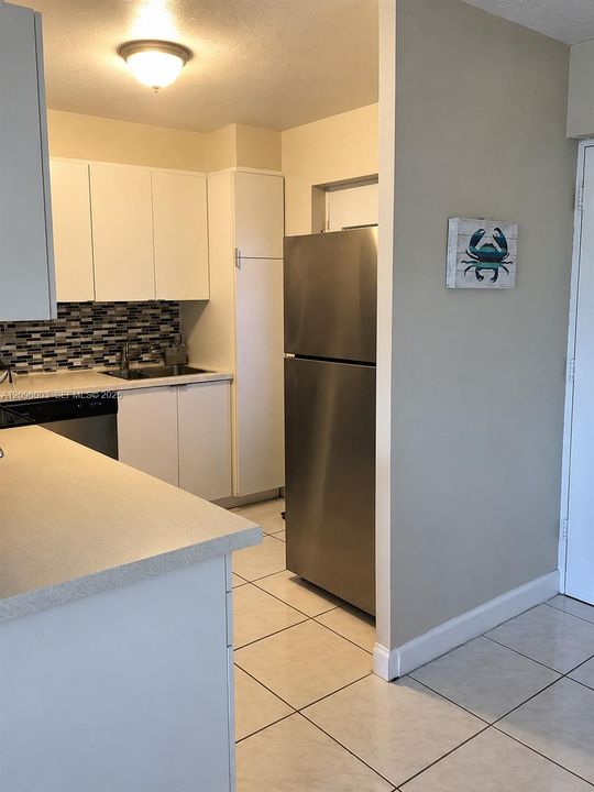 For Rent: $2,700 (2 beds, 2 baths, 858 Square Feet)