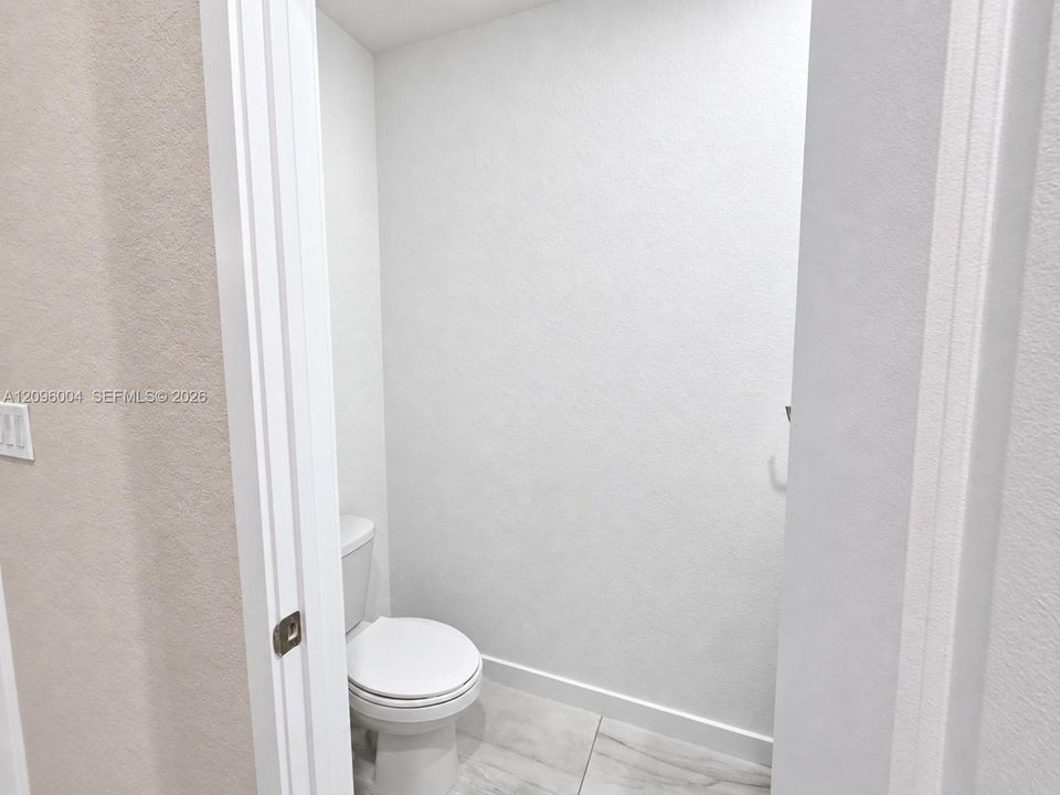 На продажу: $299,000 (3 спален, 2 ванн, 1302 Квадратных фут)