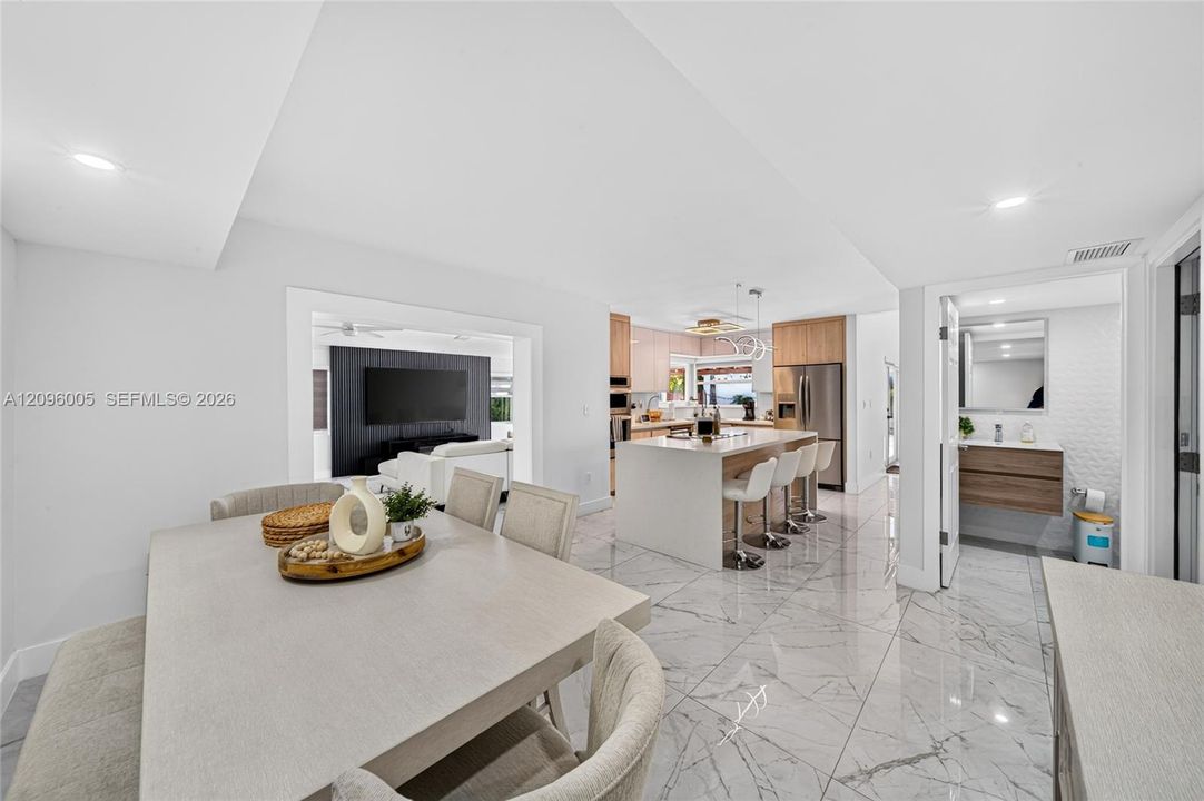 待售: $1,299,000 (3 贝兹, 2 浴室, 2216 平方英尺)