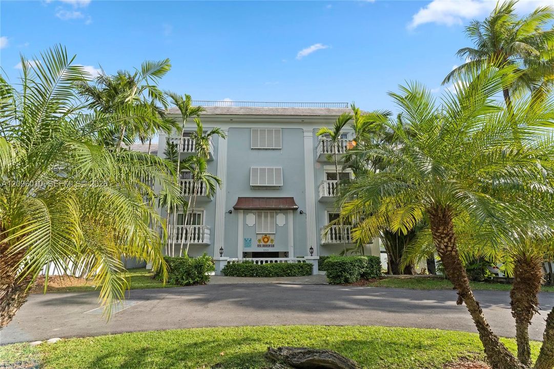 В аренду: $2,900 (2 спален, 2 ванн, 897 Квадратных фут)
