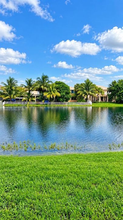 For Sale: $795,000 (5 beds, 2 baths, 2840 Square Feet)