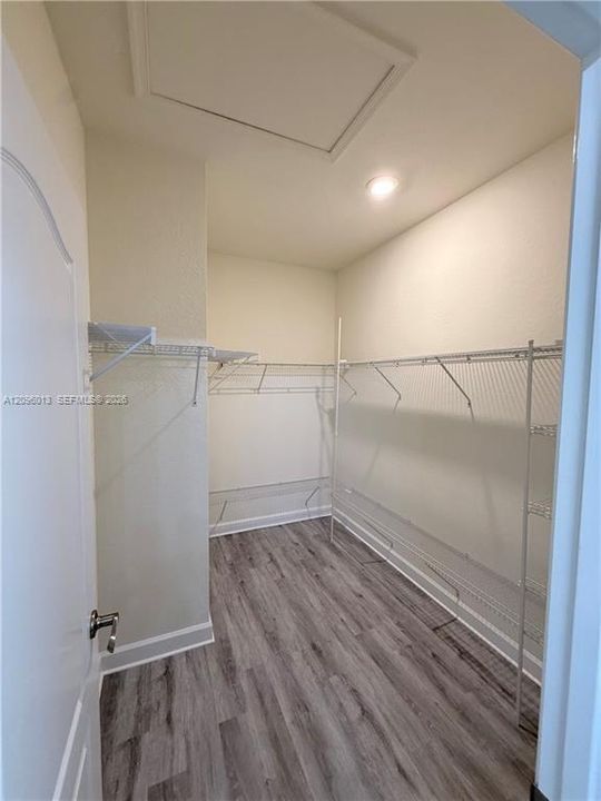 В аренду: $2,350 (3 спален, 3 ванн, 1641 Квадратных фут)