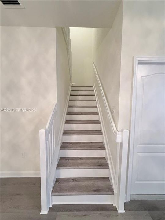 В аренду: $2,350 (3 спален, 3 ванн, 1641 Квадратных фут)