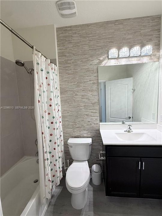 В аренду: $2,350 (3 спален, 3 ванн, 1641 Квадратных фут)