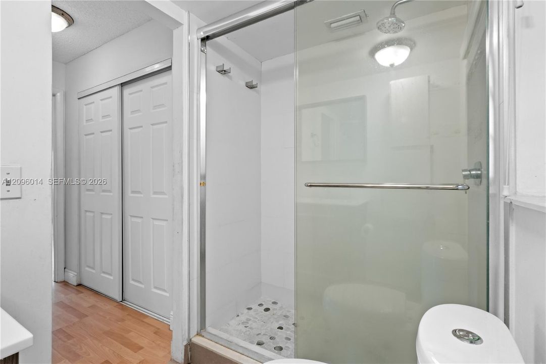 В аренду: $2,600 (2 спален, 2 ванн, 1075 Квадратных фут)