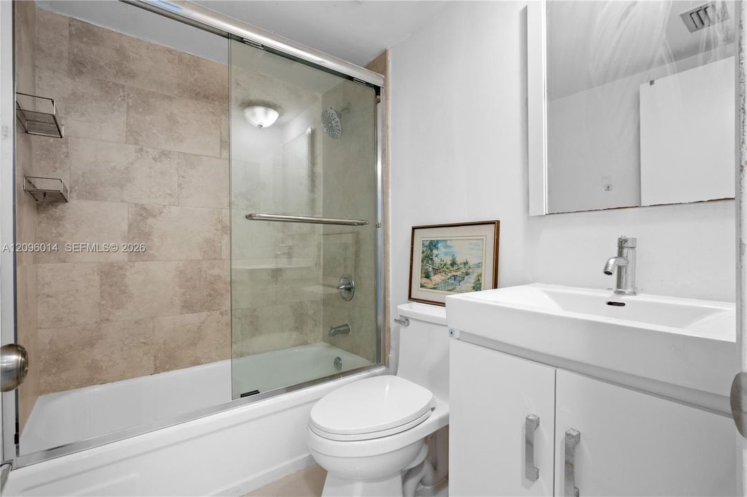 В аренду: $2,600 (2 спален, 2 ванн, 1075 Квадратных фут)