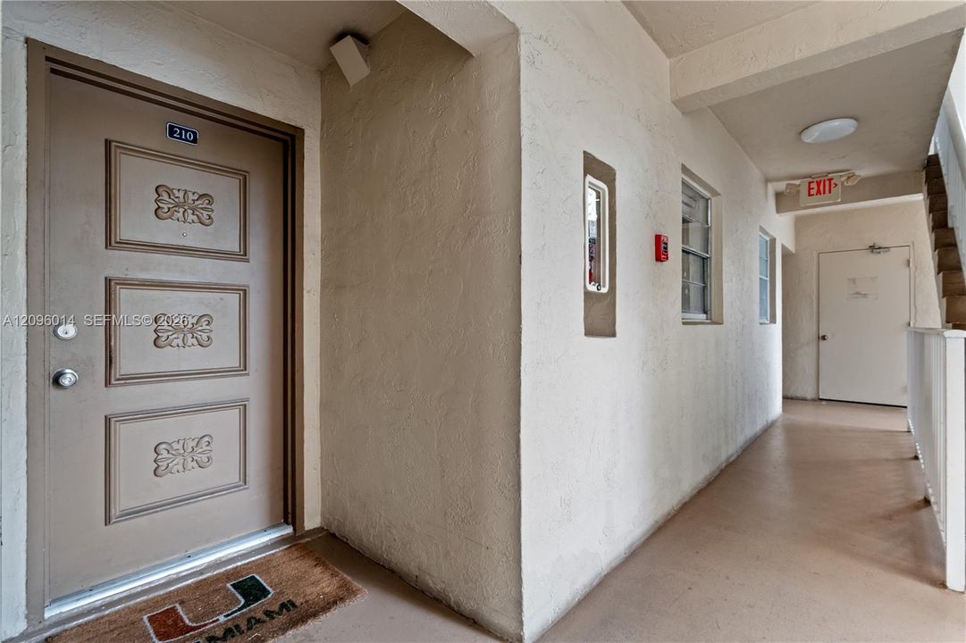 В аренду: $2,600 (2 спален, 2 ванн, 1075 Квадратных фут)
