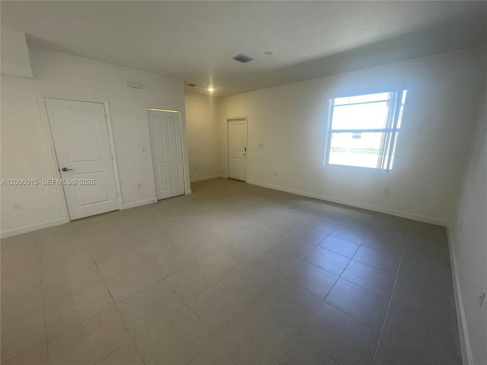 В аренду: $2,299 (3 спален, 2 ванн, 1330 Квадратных фут)