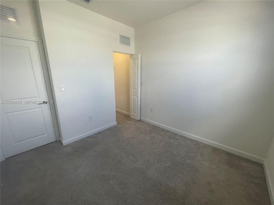 В аренду: $2,299 (3 спален, 2 ванн, 1330 Квадратных фут)