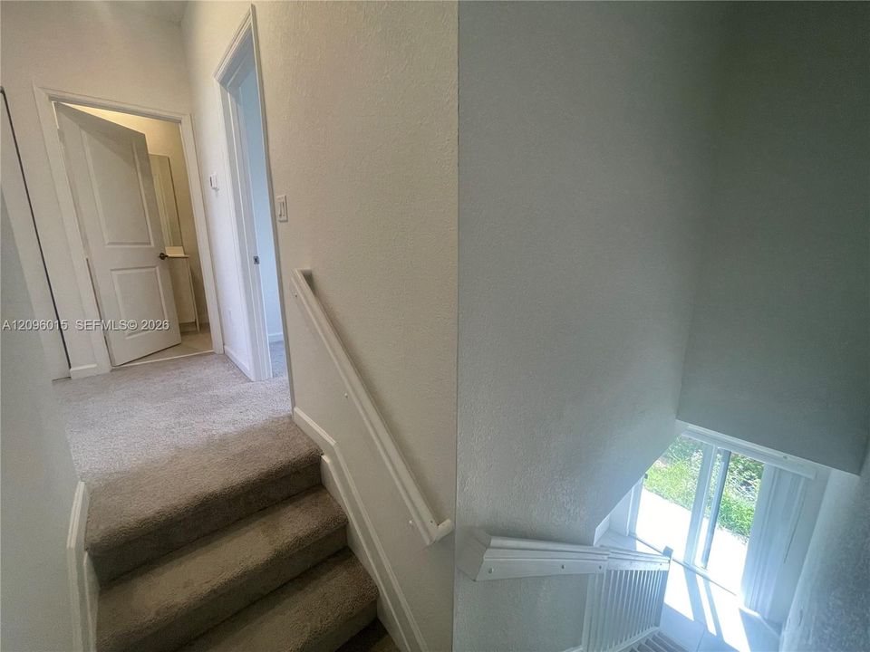 В аренду: $2,299 (3 спален, 2 ванн, 1330 Квадратных фут)