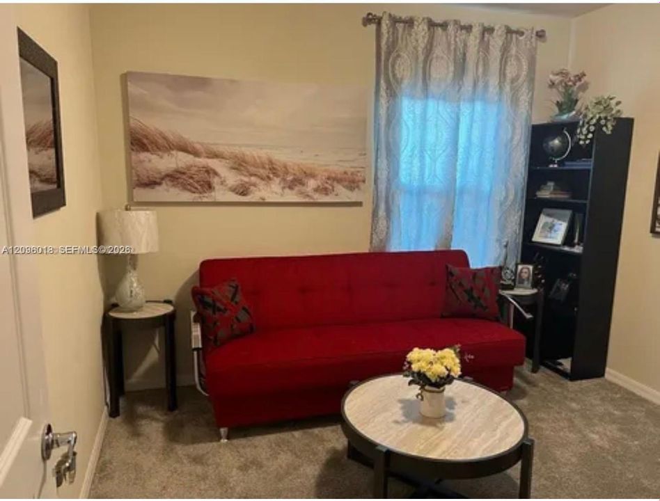 En Venta: $595,000 (4 camas, 2 baños, 1810 Pies cuadrados)