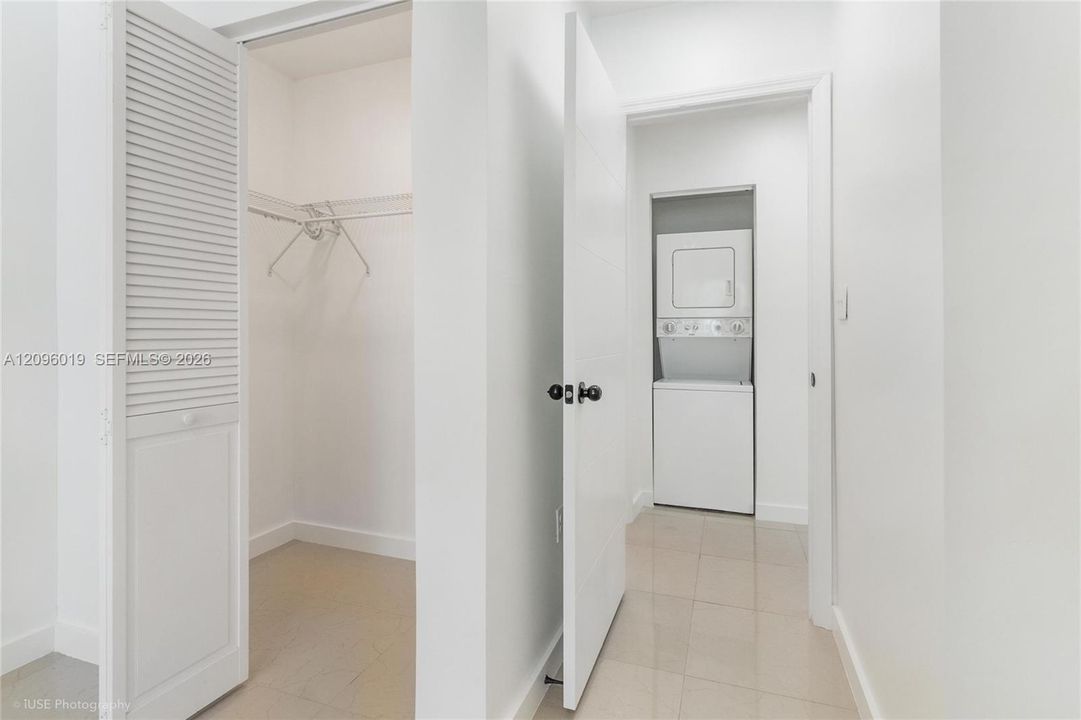 For Rent: $2,000 (1 beds, 1 baths, 800 Square Feet)