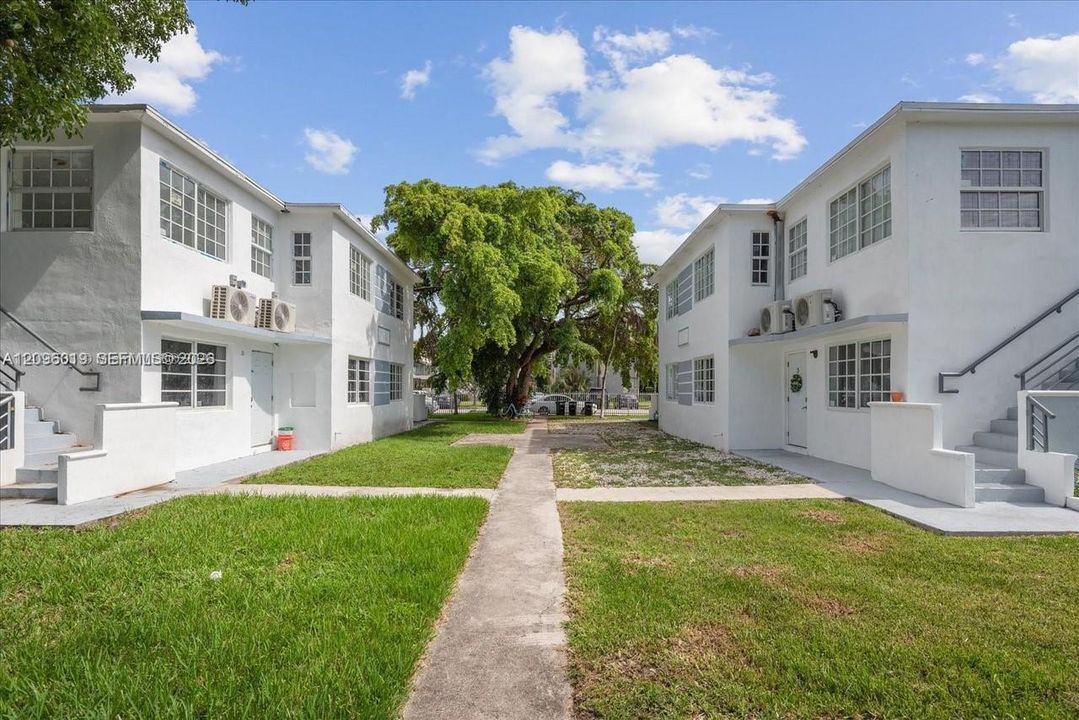 For Rent: $2,000 (1 beds, 1 baths, 800 Square Feet)