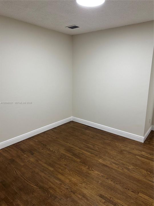 For Rent: $3,800 (3 beds, 2 baths, 1186 Square Feet)