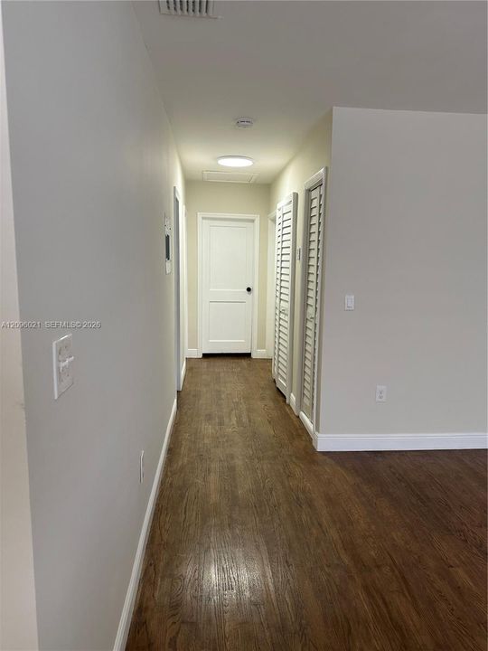 For Rent: $3,800 (3 beds, 2 baths, 1186 Square Feet)