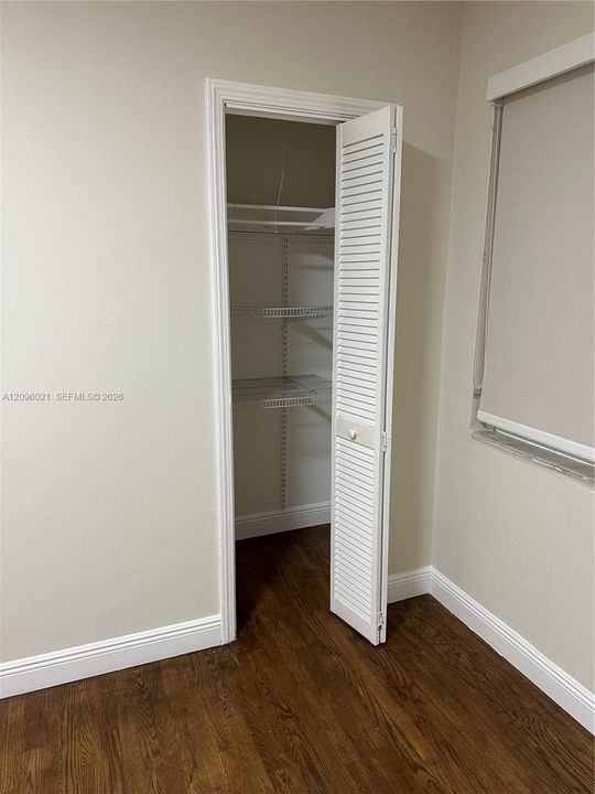 For Rent: $3,800 (3 beds, 2 baths, 1186 Square Feet)