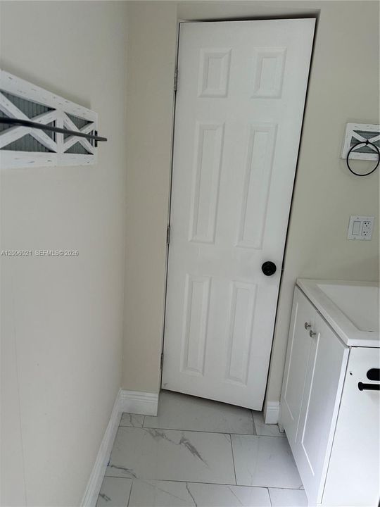 For Rent: $3,800 (3 beds, 2 baths, 1186 Square Feet)