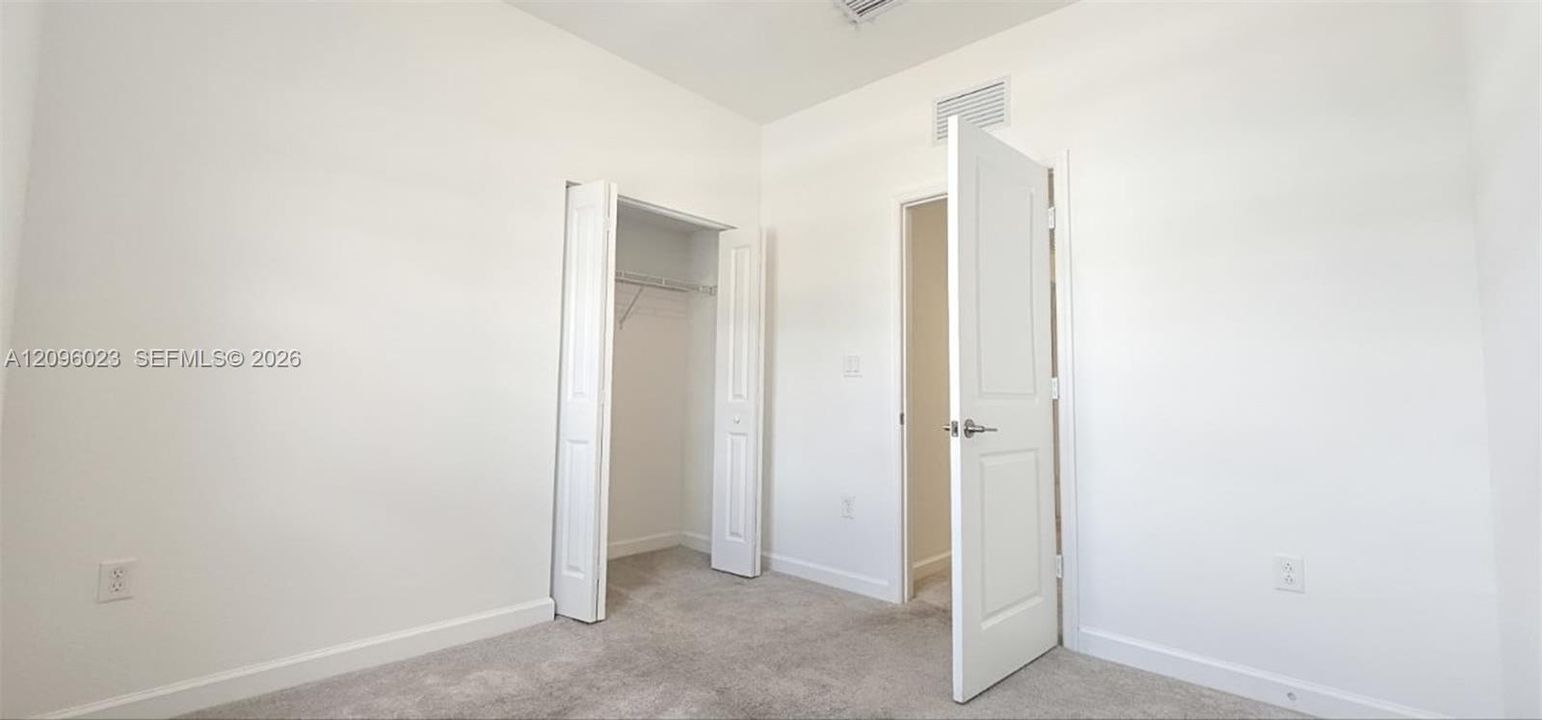 В аренду: $2,400 (3 спален, 2 ванн, 1393 Квадратных фут)