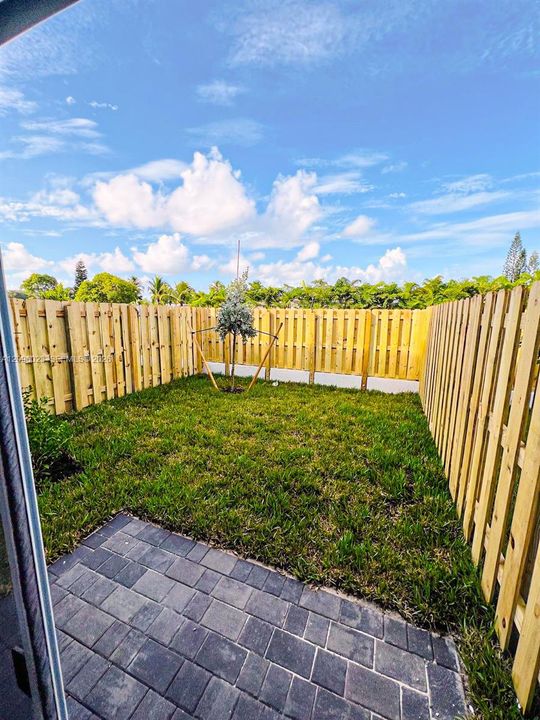 В аренду: $2,400 (3 спален, 2 ванн, 1393 Квадратных фут)