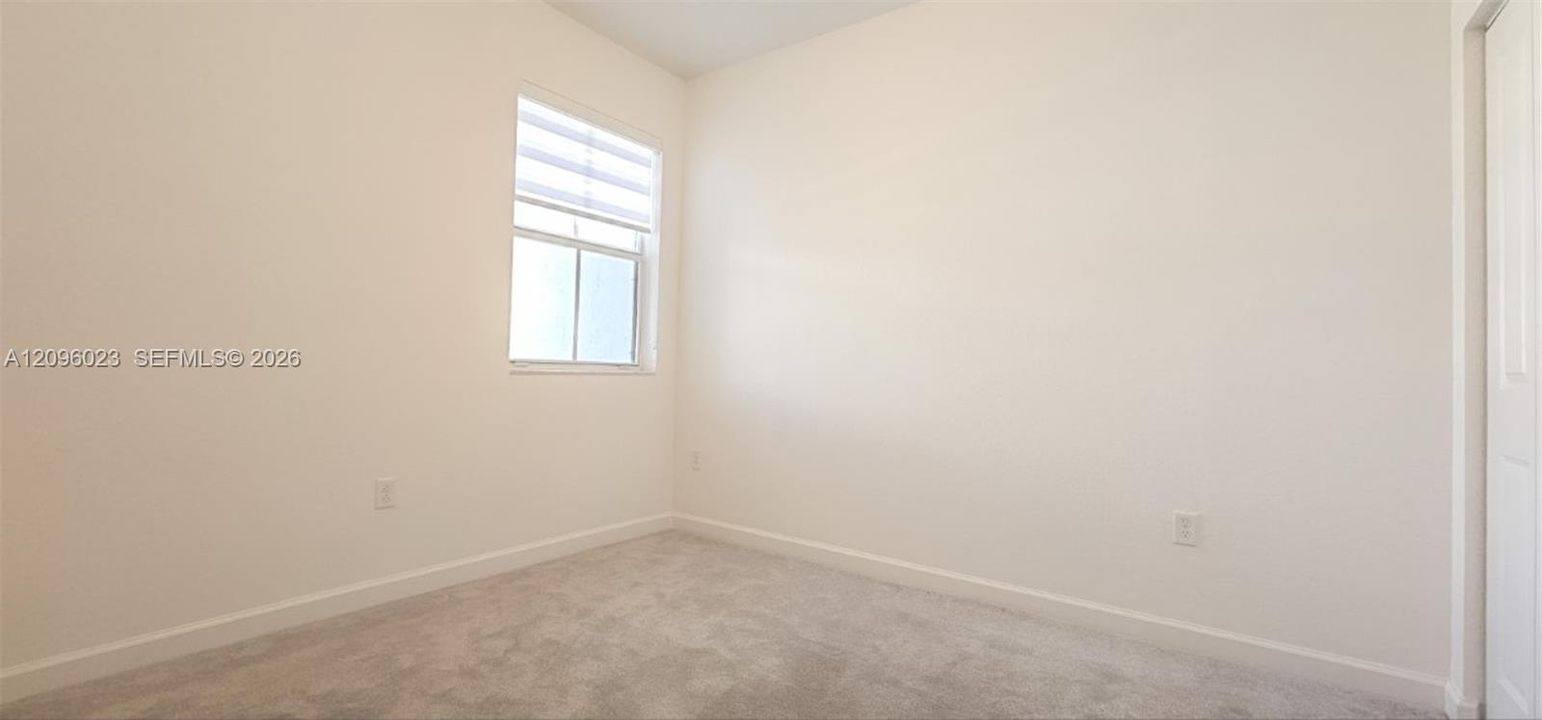 В аренду: $2,400 (3 спален, 2 ванн, 1393 Квадратных фут)